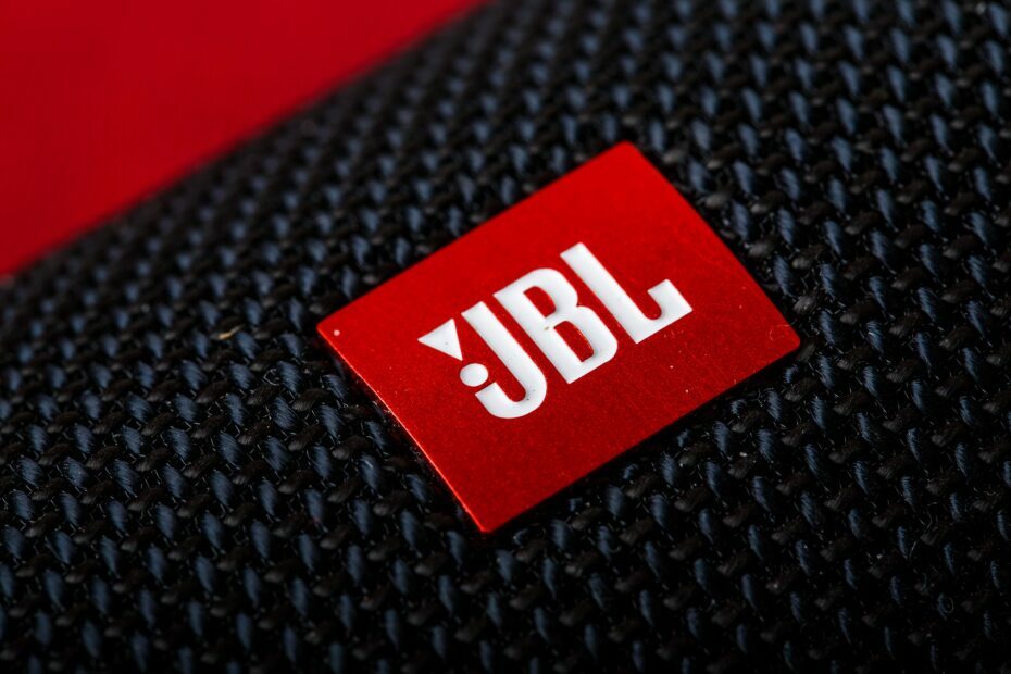 ما هي أفضل مكبرات الصوت JBL للشراء