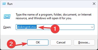 КОМАНДА ВЫПОЛНЕНИЯ DISKMGMT — нажмите Windows + R, чтобы открыть окно «Выполнить». Введите diskmgmt.msc и нажмите «ОК», чтобы открыть приложение «Управление дисками». Перейдите в нижнюю часть приложения и наведите указатель мыши на основной жесткий диск или твердотельный накопитель. Если вы видите системный раздел EFI, значит, режим загрузки — UEFI.