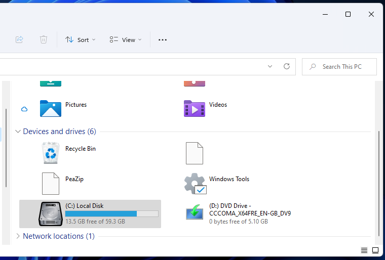A helyi lemezmeghajtó ikonja megváltoztatja a meghajtóbetűjelet a Windows 11 rendszerben
