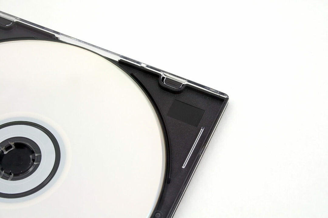 CD-Windows 10 노트북이 회전하는 원에서 멈춤