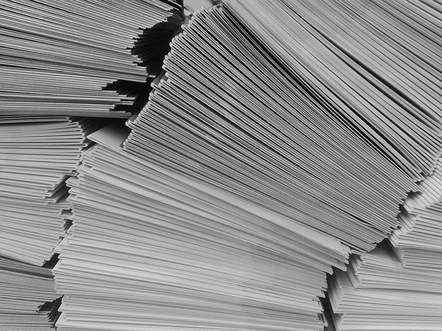 pile de papier - Pourquoi mon imprimante n'imprime-t-elle pas toutes les pages ?