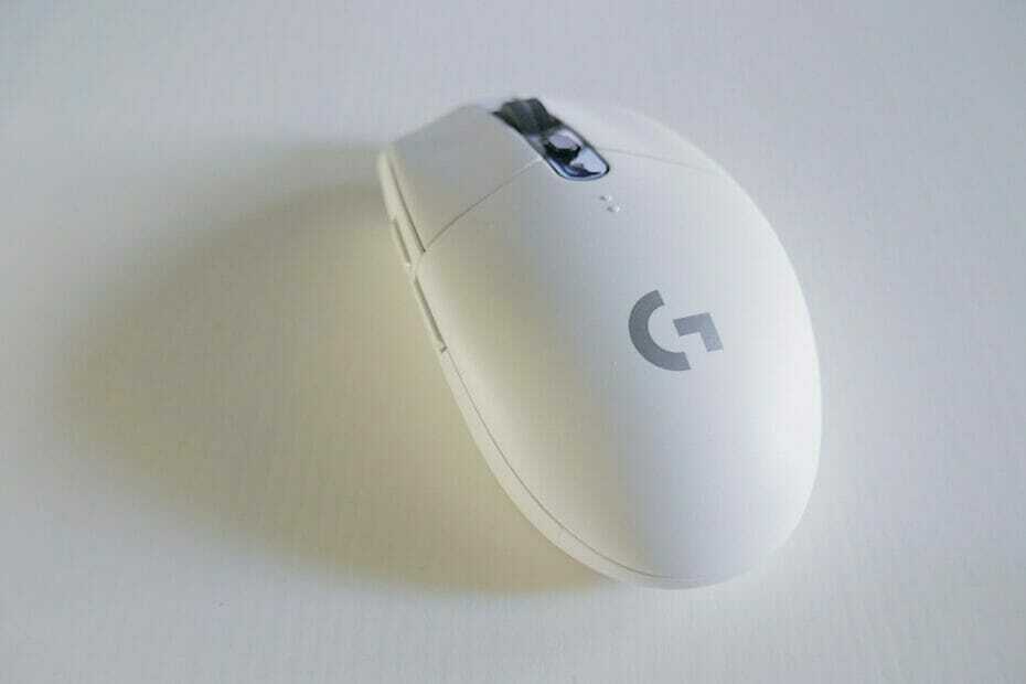 Ištaisykite „Logitech G305“ pelės mikčiojimą