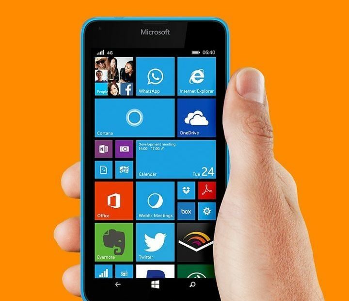 Napriek dôkazom o opaku sa Microsoft stále drží Windows Phone