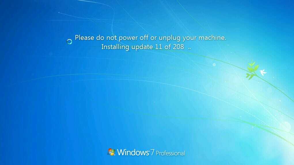 Kai kurie „Windows 7“ vartotojai taip pat gaudavo mėnesinių pataisų