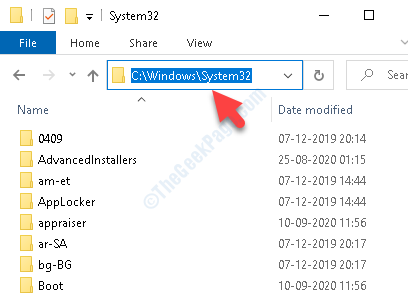 Kopijuoti DLL failą „Win + E File Explorer“ eikite į aplanką „System32“