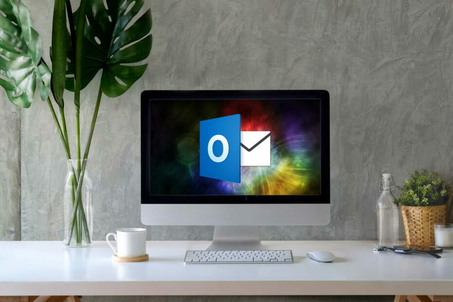 Outlook 2016 kukub manusega meilide avamisel kokku