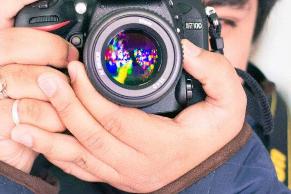 Nikoni kaamera mustade piltide tegemiseks