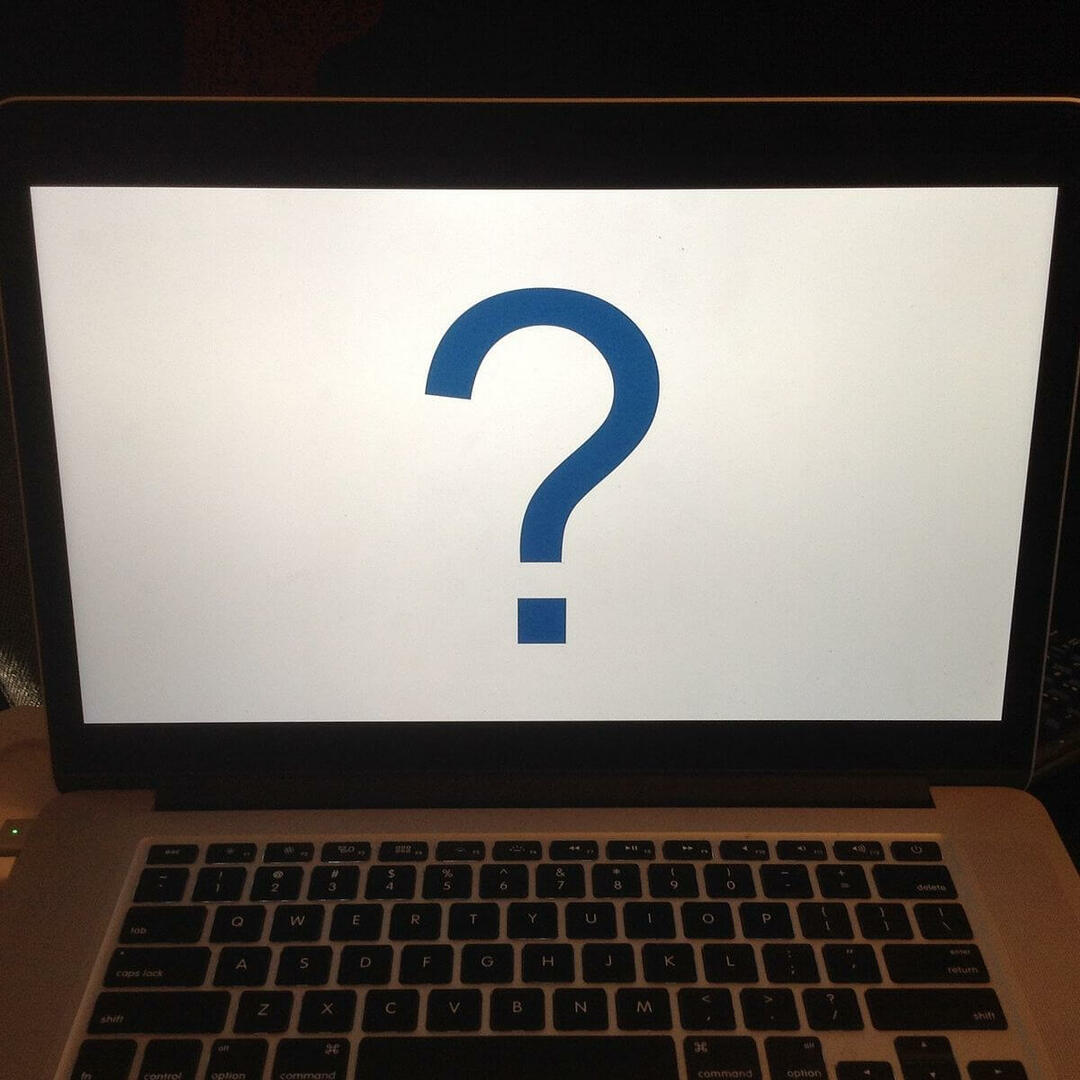 Laptop mit Fragezeichen auf dem Bildschirm - Excel nicht genügend Speicherplatz Fehler