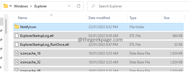Jak odstranit černý čtverec za ikonami složek v systému Windows 11