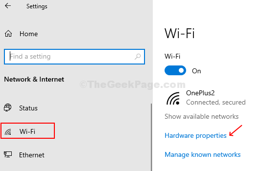Dalyje Tinklas ir sauga spustelėkite „Wi Fi“, tada spustelėkite „Aparatinės įrangos ypatybės“