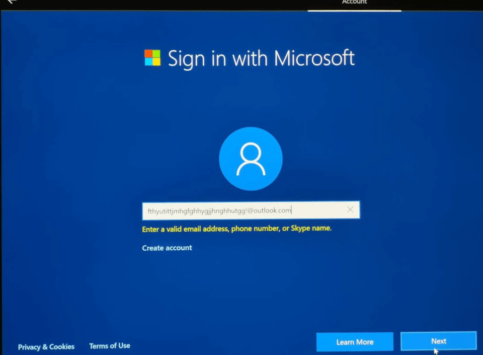 „Windows 10“ gali neatnaujinti jokios vietinės paskyros parinkties