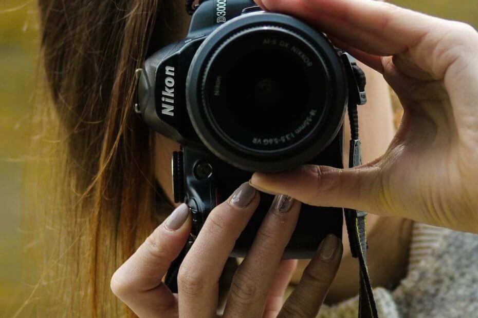 Hur man skapar suddiga bakgrundsbilder med Nikon-kamera